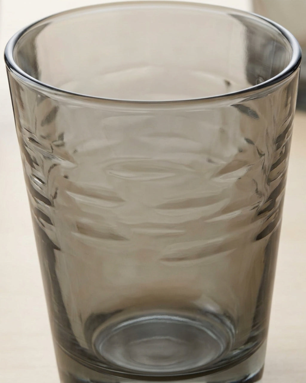 Wrovz Tapered Hammered Cooler Glasses 16 oz Smoke Set of 4 - Detail view